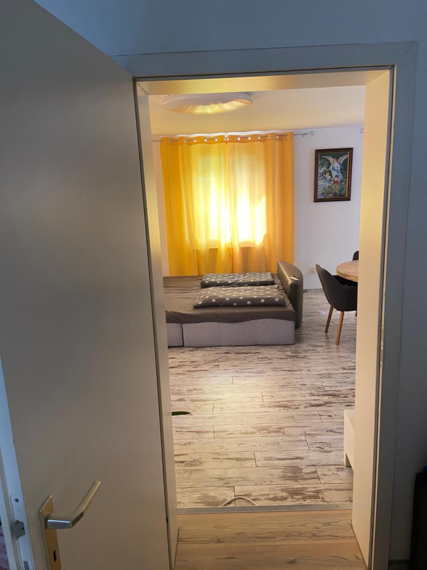 Sweet Apartment *